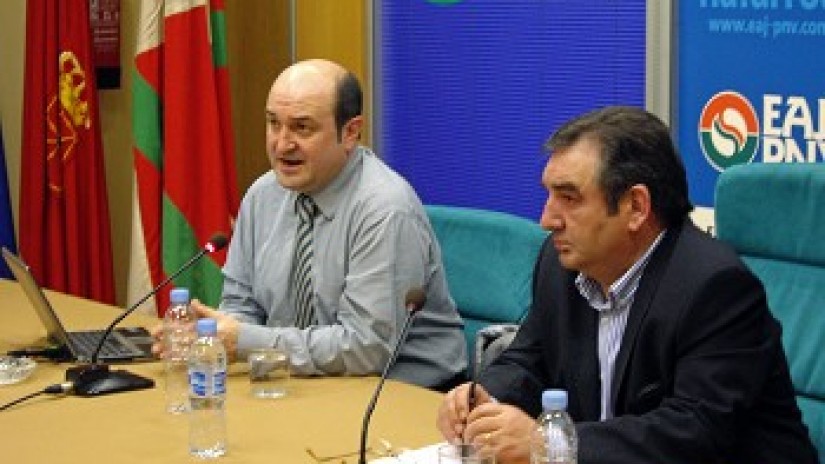 ANDONI ORTUZAR: “EITB hemen eragoztea, Nafarroa ikus-entzunezko isolamendura eramatea da”