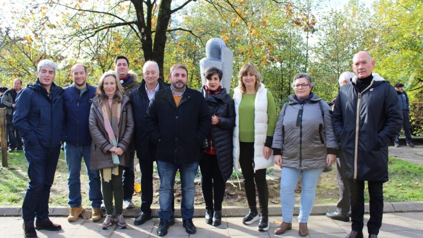 EAJ-PNVren ordezkariak Álava Sareari Elizondon egin zaion omenaldian