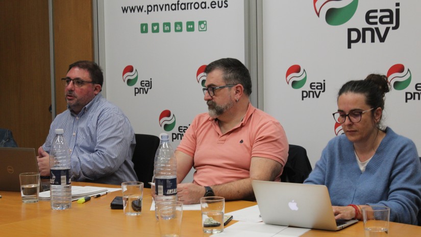 Unai Hualdek euskal lurraldeen arteko harremanetan sakontzea eta Foru Gobernurako aurrekontuen akordio lortu berria nabarmendu ditu