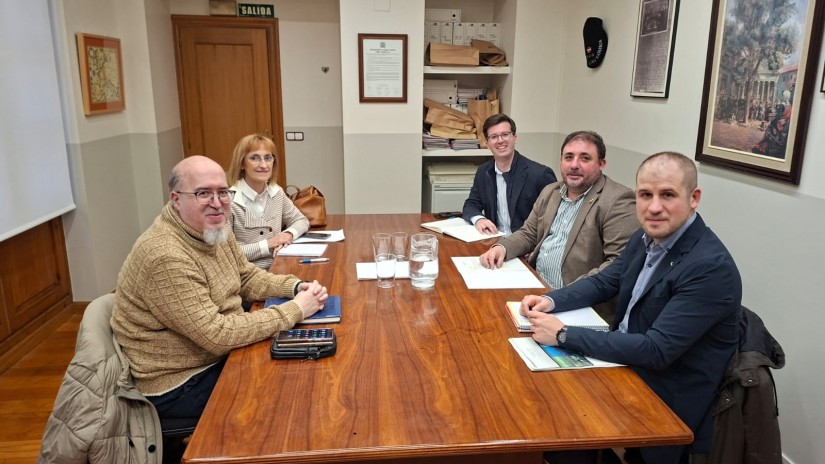 EAJ-PNV Nafarroako Merkatarien Elkartearekin bildu da eta hurbileko merkataritza bultzatzen jarraitzeko konpromisoa berretsi du