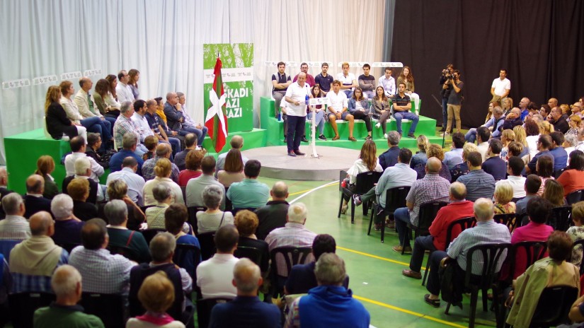 Ortuzar: "Con, sin o frente a la Izquierda Abertzale, el PNV va a trabajar por el empleo, la convivencia y el autogobierno"