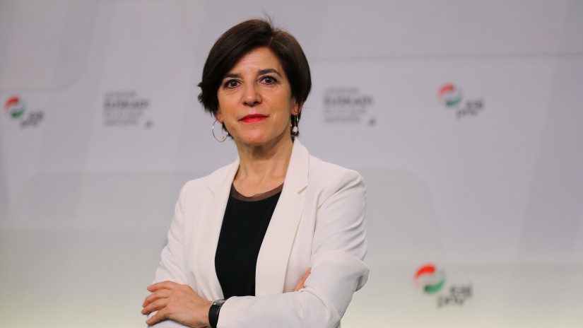 Pablo Ibarren auzian aritu den epaimahaiko kide batek bere erabakian atzera egin duela ikusita, berehala esku hartzea eskatu dio Izaskun Bilbaok Europako Batzordeari Pablo Ibarren auzian aritu den epaimahaiko kide batek bere erabakian atzera egin duela ikusita, berehala esku hartzea eskatu dio Izaskun Bilbaok Europako Batzordeari