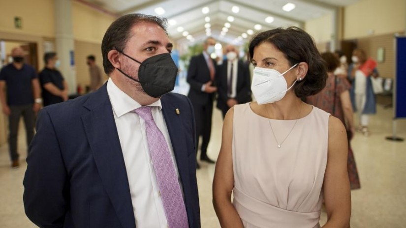Parlamentuko lehendakariak Giza Eskubideen Sustapenerako Jaime Brunet Sariak emateko ekitaldian parte hartu du Parlamentuko lehendakariak Giza Eskubideen Sustapenerako Jaime Brunet Sariak emateko ekitaldian parte hartu du