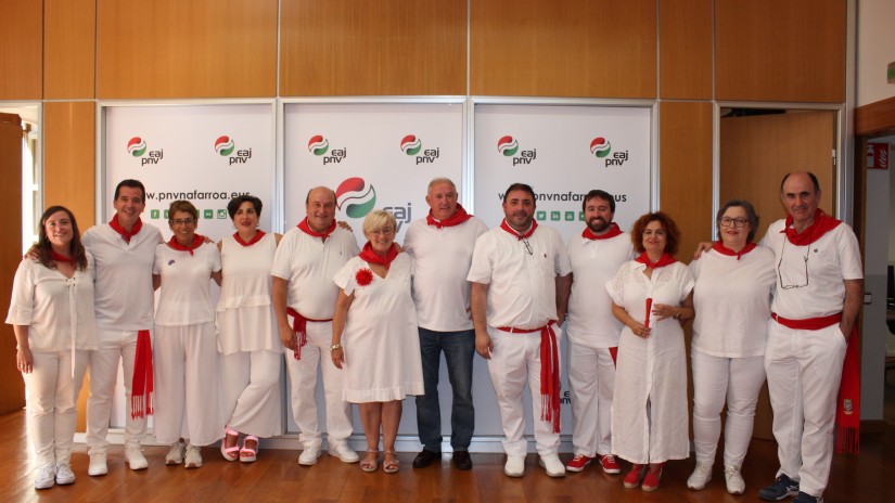 El 'Pañuelico 2023' de EAJ-PNV, para Carlos Octavio y Susana Olaetxea, humanistas y comprometidos con el Partido desde 1977