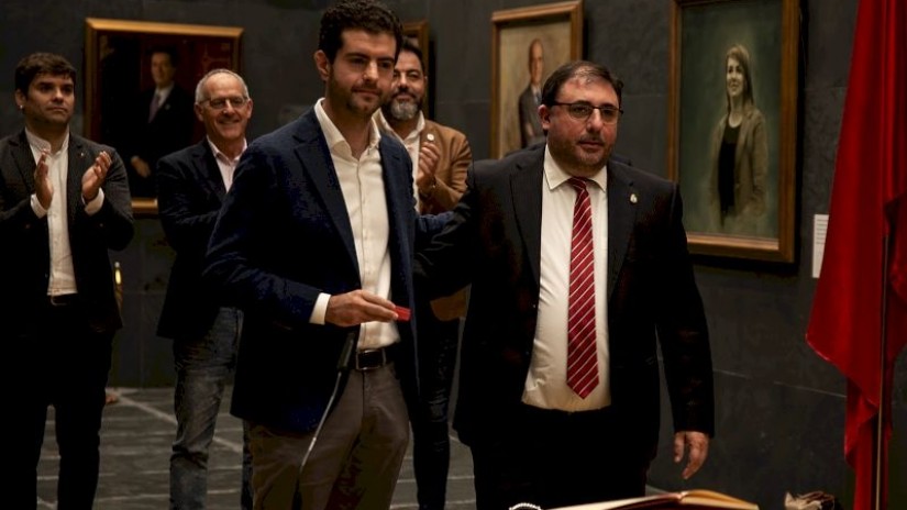 Javi Ollo Martínez toma posesión como Parlamentario Foral de Geroa Bai Javi Ollo Martínez toma posesión como Parlamentario Foral de Geroa Bai