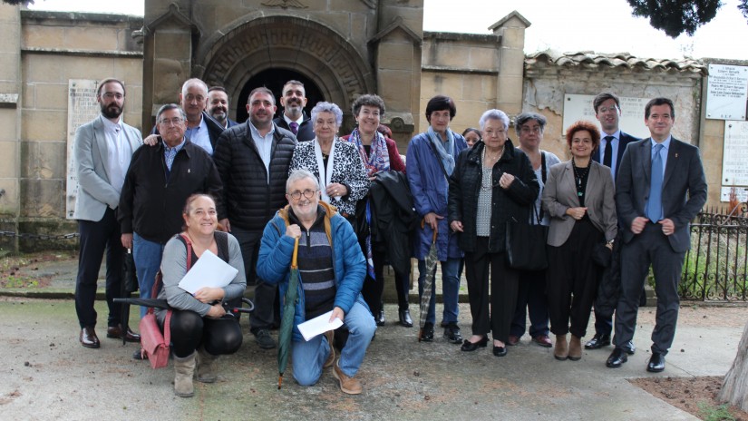 EAJ-PNV Nafarroa lamenta el fallecimiento de Mirentxu Agirre Aristizabal, símbolo de la dignidad de las víctimas del franquismo junto a su hermana Mikele EAJ-PNV Nafarroa lamenta el fallecimiento de Mirentxu Agirre Aristizabal, símbolo de la dignidad de las víctimas del franquismo junto a su hermana Mikele